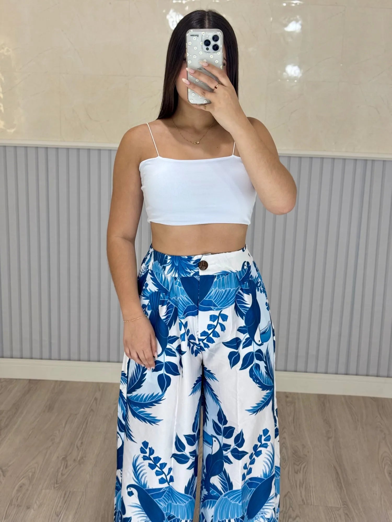calça pantalona, calça pantalona feminina, calça pantalona jeans, calça pantalona de alfaiataria, calça pantalona cintura alta, calça pantalona social, calça pantalona estampada, calça pantalona de linho, calça pantalona preta, calça pantalona elegante