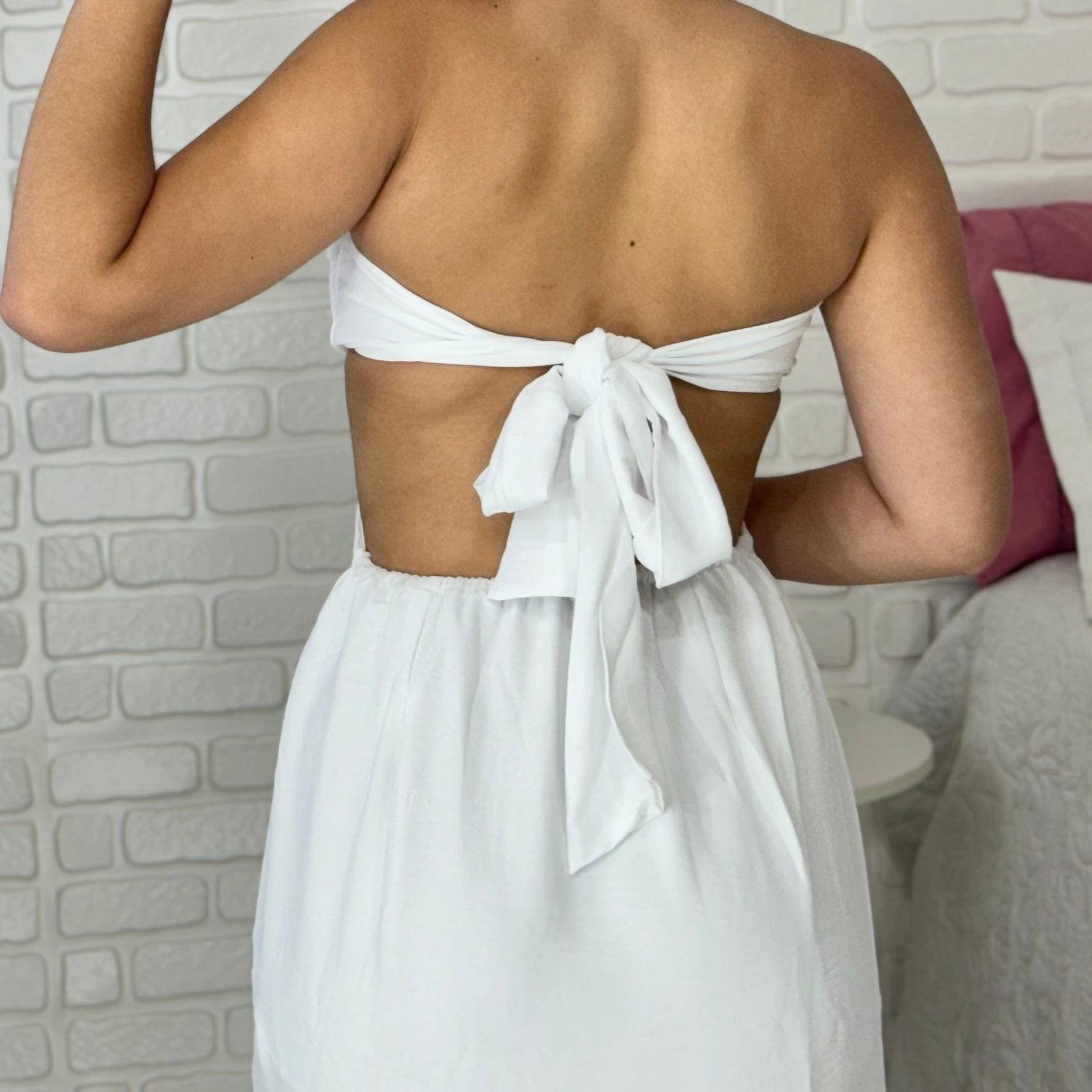 vestido feminino, vestido longo, vestido midi, vestido curto, vestido de festa, vestido casual, vestido, vestido de verão, vestido justo, vestido estampado, vestido com fenda, vestido preto, vestido branco, vestido básico,