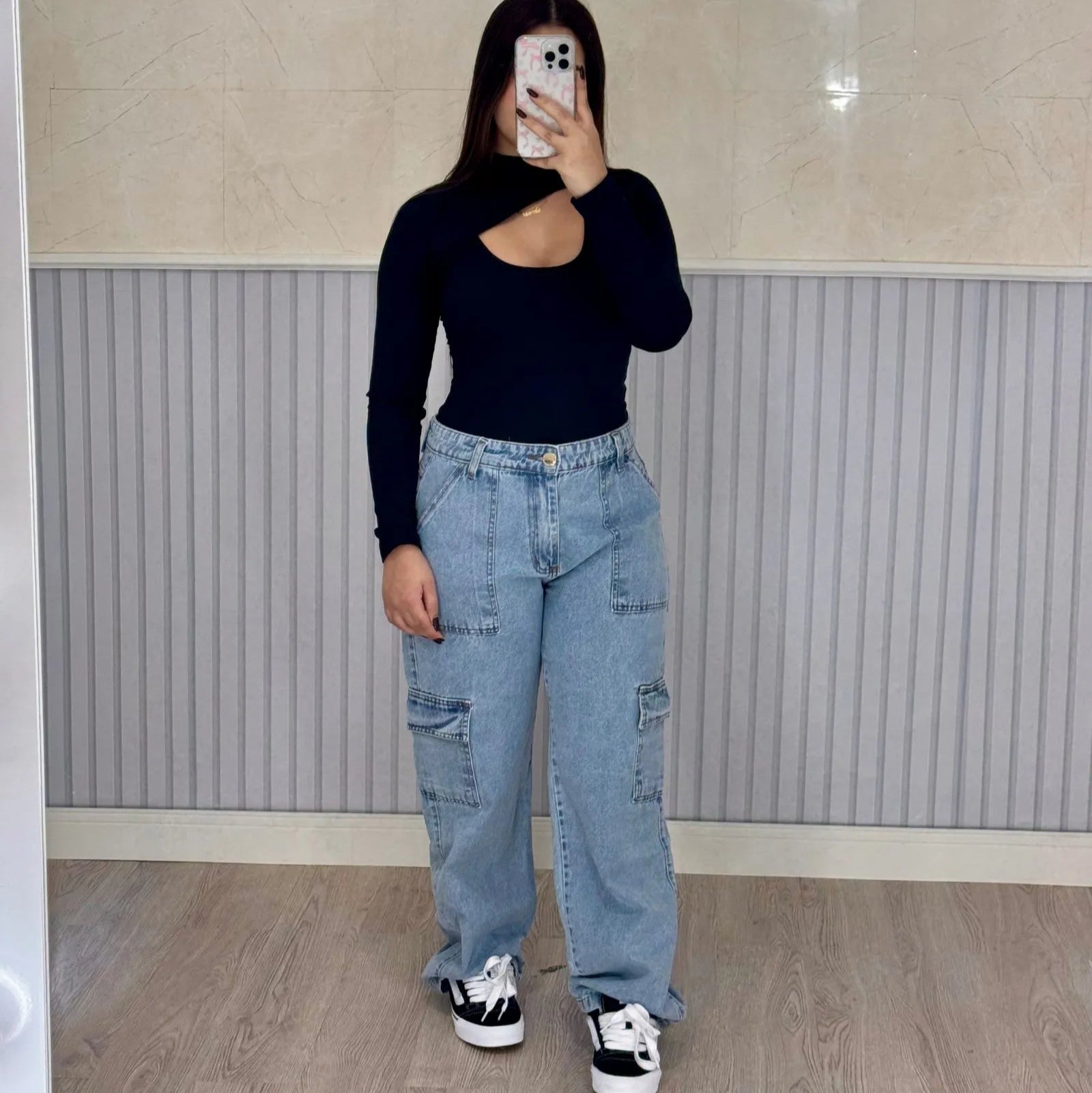 calça wide leg, calça wide leg feminina, calça wide leg jeans, calça wide leg cintura alta, calça wide leg alfaiataria, calça wide leg preta, calça wide leg de linho, calça wide leg com elastano, calça wide leg rasgada, calça wide leg clara