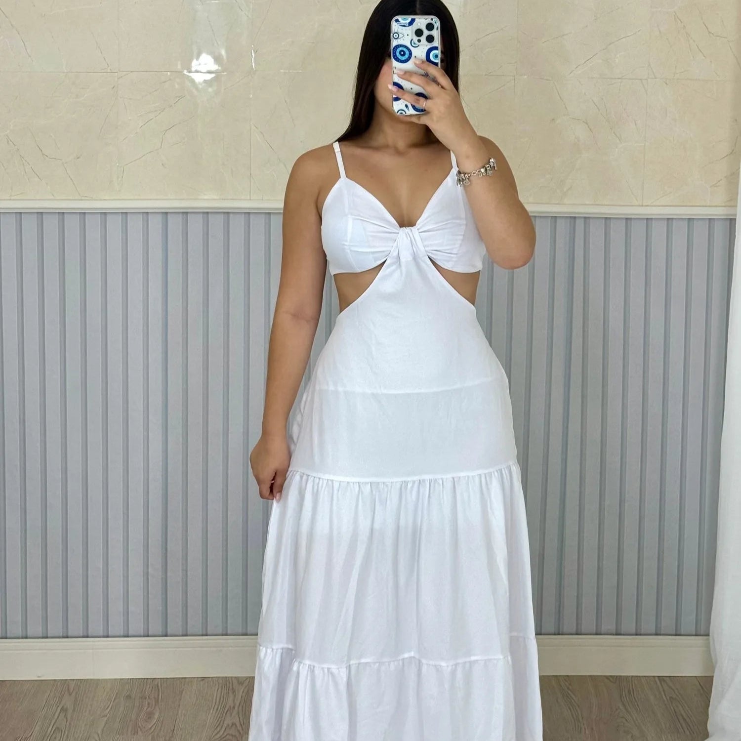vestido feminino, vestido longo, vestido midi, vestido curto, vestido de festa, vestido casual, vestido, vestido de verão, vestido justo, vestido estampado, vestido com fenda, vestido preto, vestido branco, vestido básico,