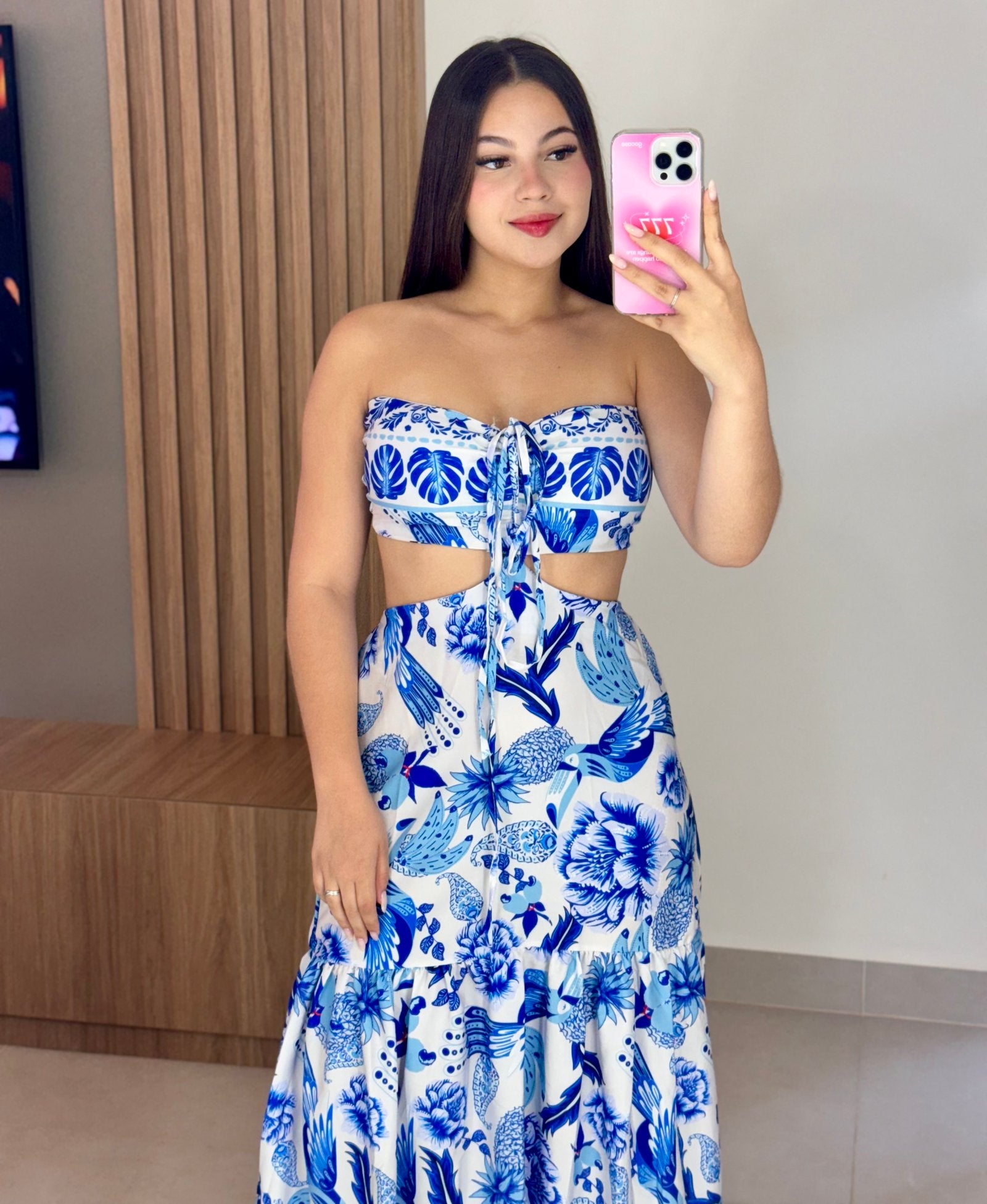 vestido feminino, vestido longo, vestido midi, vestido curto, vestido de festa, vestido casual, vestido, vestido de verão, vestido justo, vestido estampado, vestido com fenda, vestido preto, vestido branco, vestido básico,