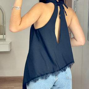 Blusa Regata Assimétrica com Renda