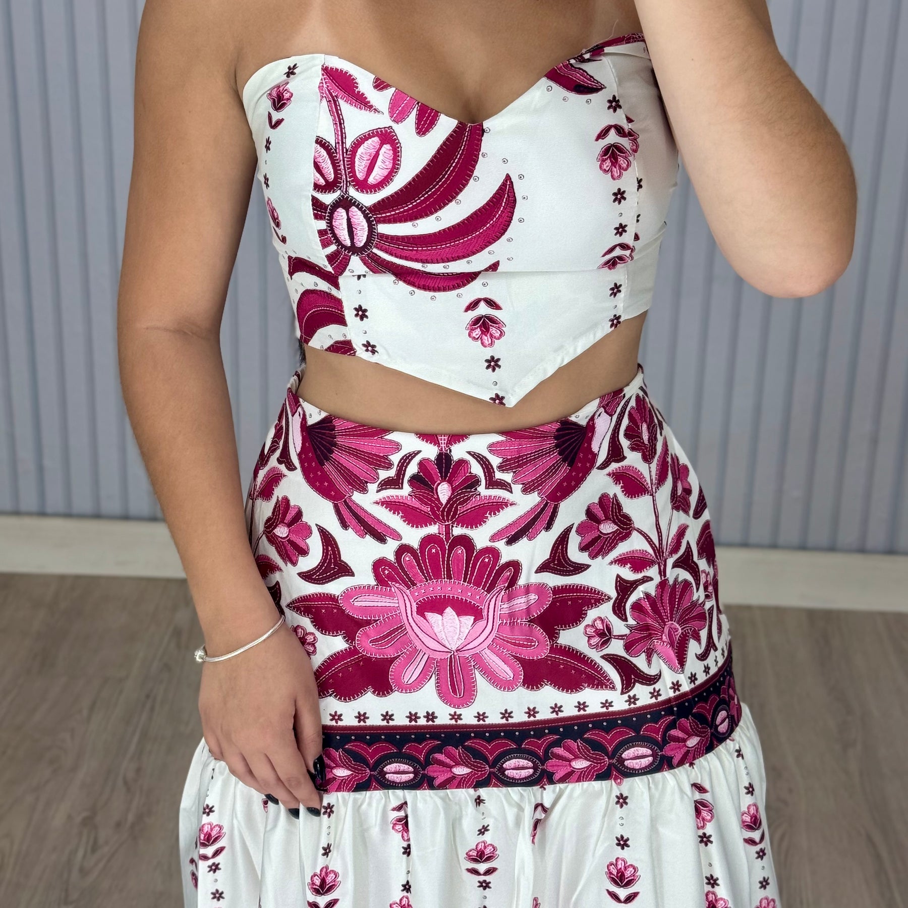 Conjunto Cropped e Saia Longa Marcela