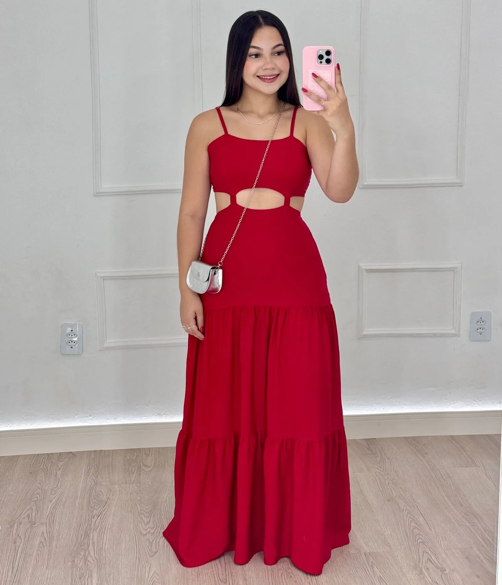 vestido feminino, vestido longo, vestido midi, vestido curto, vestido de festa, vestido casual, vestido, vestido de verão, vestido justo,  vestido estampado, vestido com fenda, vestido preto, vestido branco, vestido básico,