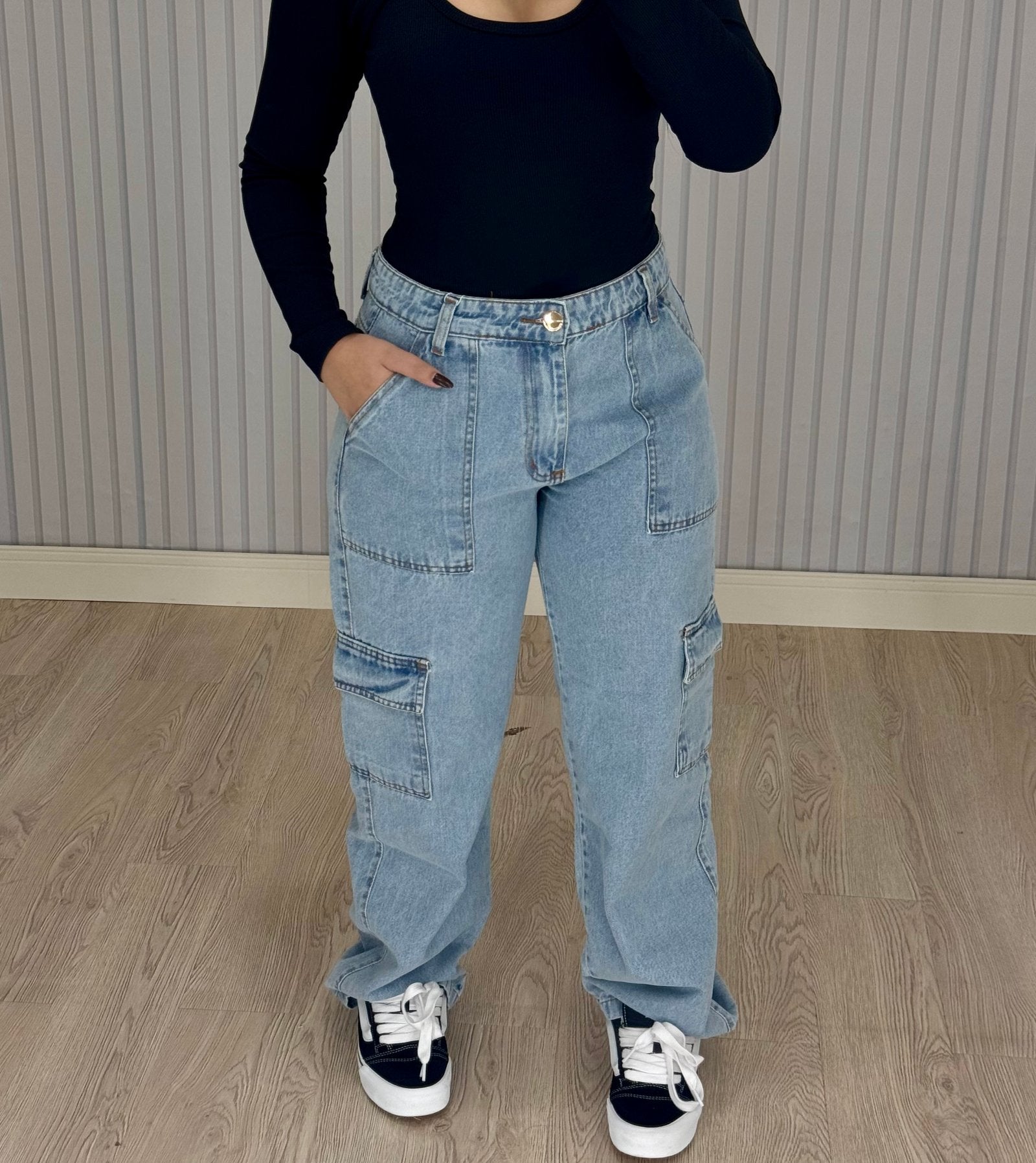 calça wide leg, calça wide leg feminina, calça wide leg jeans, calça wide leg cintura alta, calça wide leg alfaiataria, calça wide leg preta, calça wide leg de linho, calça wide leg com elastano, calça wide leg rasgada, calça wide leg clara