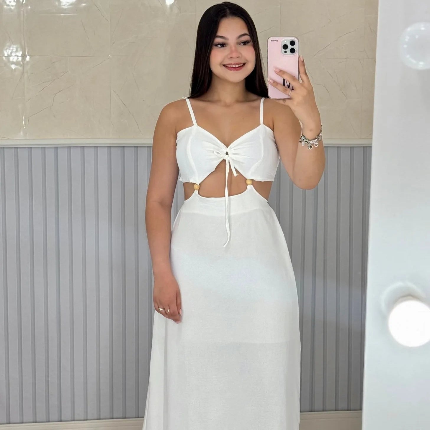 vestido feminino, vestido longo, vestido midi, vestido curto, vestido de festa, vestido casual, vestido, vestido de verão, vestido justo,  vestido estampado, vestido com fenda, vestido preto, vestido branco, vestido básico,