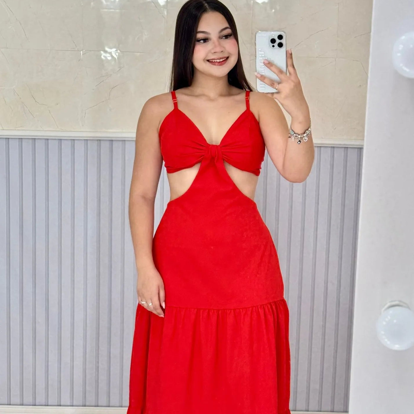 vestido feminino, vestido longo, vestido midi, vestido curto, vestido de festa, vestido casual, vestido, vestido de verão, vestido justo,  vestido estampado, vestido com fenda, vestido preto, vestido branco, vestido básico,