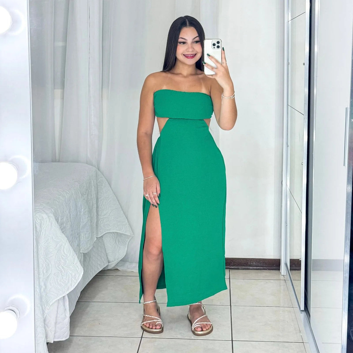 vestido feminino, vestido longo, vestido midi, vestido curto, vestido de festa, vestido casual, vestido, vestido de verão, vestido justo,  vestido estampado, vestido com fenda, vestido preto, vestido branco, vestido básico,
