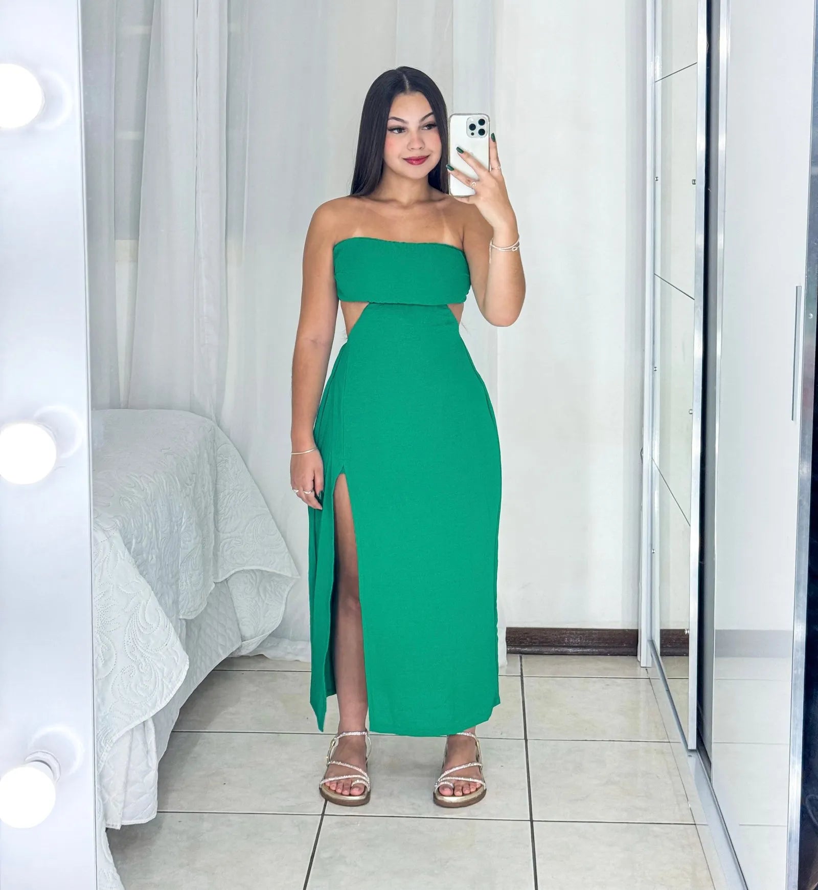 vestido feminino, vestido longo, vestido midi, vestido curto, vestido de festa, vestido casual, vestido, vestido de verão, vestido justo,  vestido estampado, vestido com fenda, vestido preto, vestido branco, vestido básico,